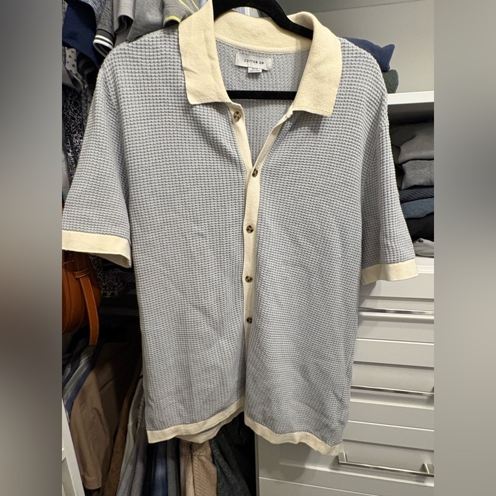 Cotton On Men's Short Sleeve Button Down Polo Shirt in Light Gray and Cream